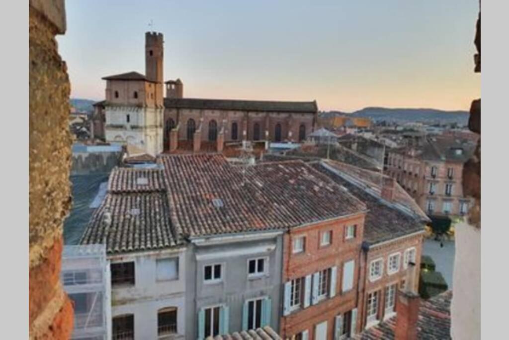 Appartement Exceptionnel 4 Etoiles Hyper Centre Albi 65 M2 Au 4Eme Etage Sans Ascenseur Avec Une Tour Du 12Eme Siecle מראה חיצוני תמונה
