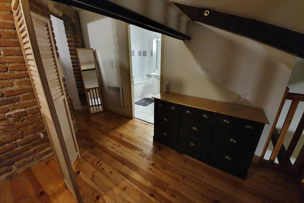 Appartement Exceptionnel 4 Etoiles Hyper Centre Albi 65 M2 Au 4Eme Etage Sans Ascenseur Avec Une Tour Du 12Eme Siecle מראה חיצוני תמונה